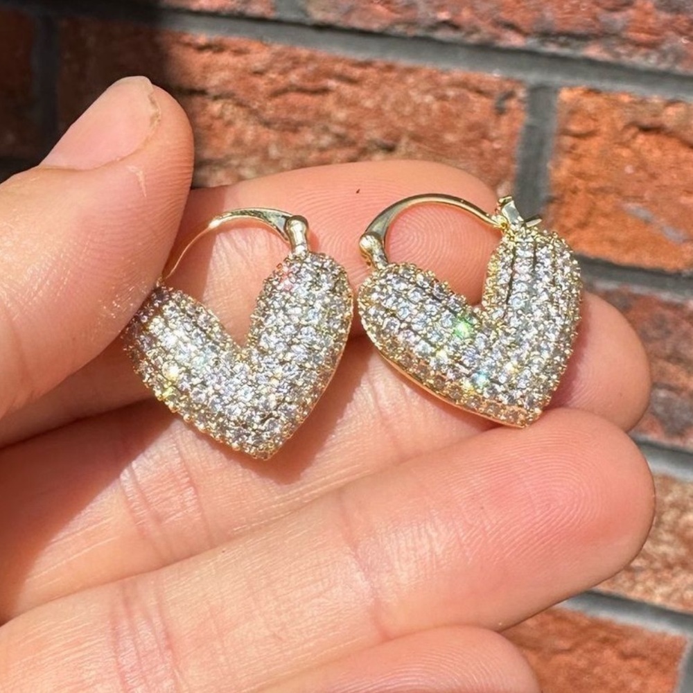 Heart 18K Gold Stainless Steel Waterproof Earring - Picture 7 of 12